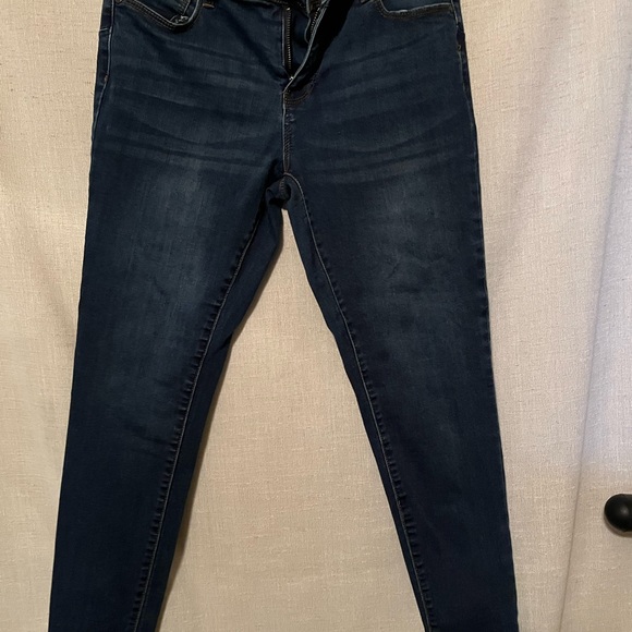 9th& main Denim - 9th & Main Women's Dark Blue Stretch Skinny Jeans Size 10